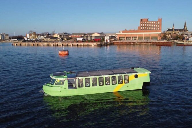 1.5hr Harbour Experience on North America's LARGEST solar boat! - Beaconsfield Historic House from the water