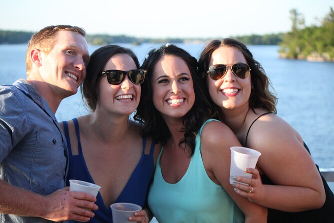 1-Hour 1000 Islands Cruise from Gananoque - McDonald Island and the small-island character