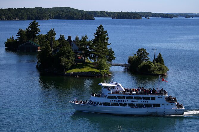 1-Hour 1000 Islands Cruise from Gananoque - Commentary that adds more than scenery