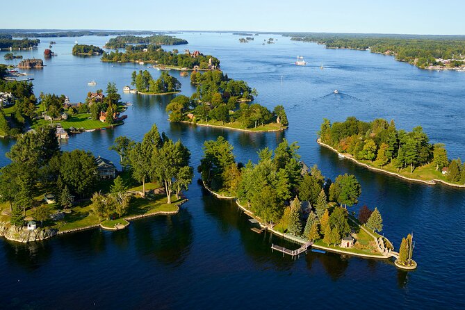 1-Hour 1000 Islands Cruise from Ivy Lea with views of Boldt Castle - Choosing the best place on board