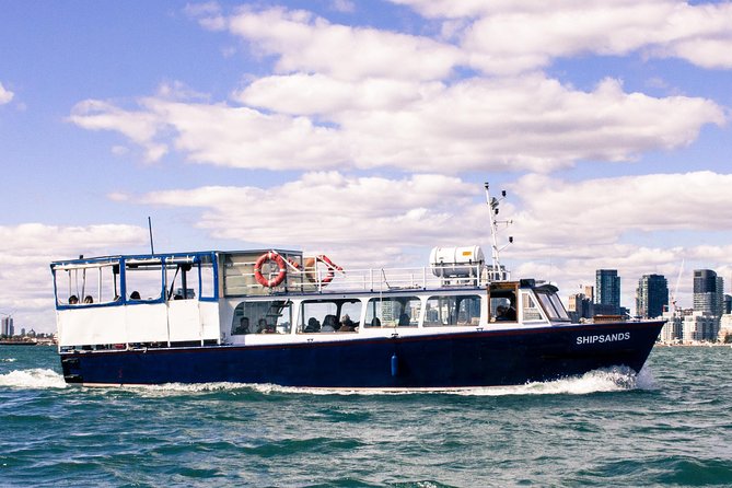1-Hour Toronto Harbour Tour with Live Narration - Passing Hanlan’s Point and Toronto Island