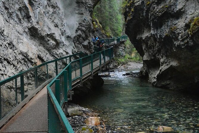 2025 Winner-Lake Louise Moraine Lake Johnston Canyon Banff Town - Emerald Lake and Natural Bridge in the colder months