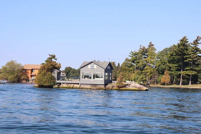 3 Day and 2 Night Tour: Toronto, 1000 Islands, and Niagara Falls - Guides, driving, and the group experience