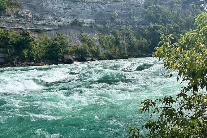 4hr Niagara Falls Canada Tour includes the Boat and tunnels - Two powerful ways to meet Niagara Falls