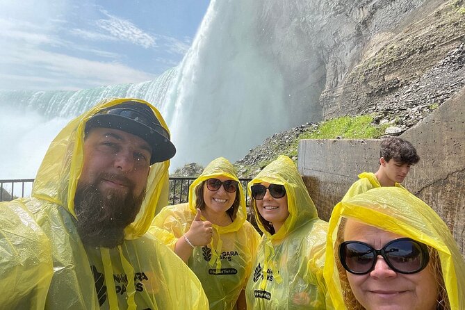 4hr Niagara Falls Canada Tour includes the Boat and tunnels - Should you book this Niagara Falls tour?
