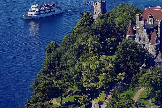 5-Hour 1000 Islands Boldt Castle Stopover Cruise from Gananoque - The immigration issue you must plan for