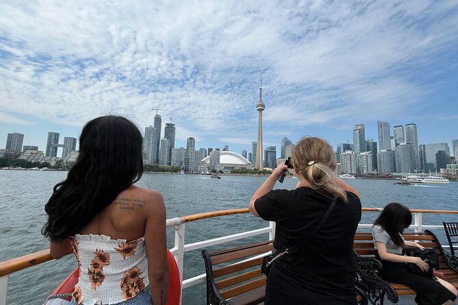 60-Minute Toronto Sightseeing Harbour Tour - Why the one-hour length works well