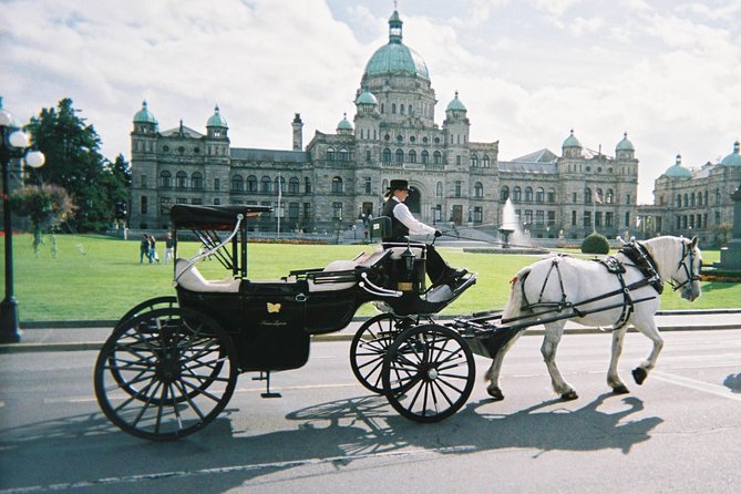75-Minute The Royal Tour - Starting beside Victoria’s Legislative Buildings