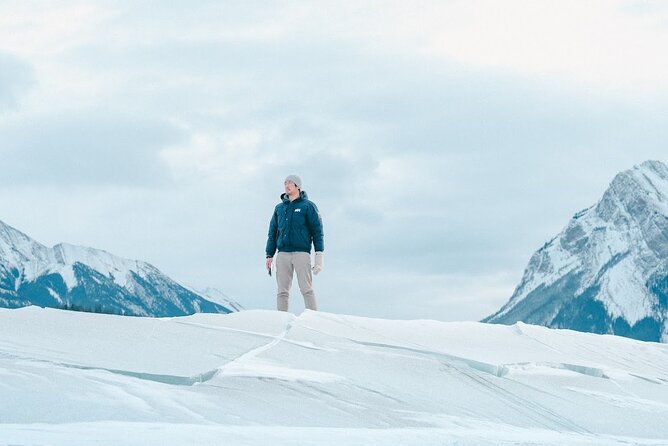 Abraham IceBubble, Peyto, Bow Lake with Snowshoeing& Icewalk - What to pack for this cold-weather day