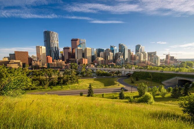 Airport Shuttle: Calgary Airport <—-> Downtown Calgary - A simple ride from YYC to downtown Calgary