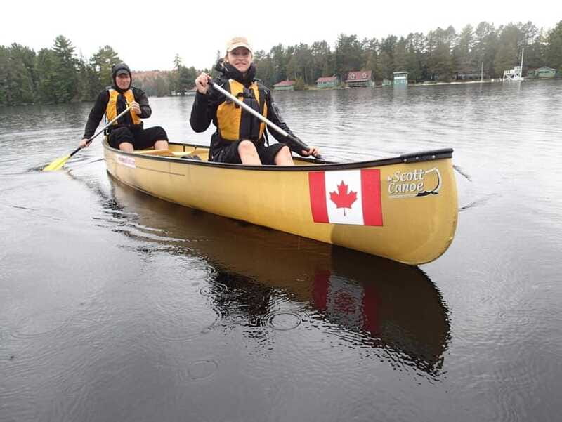 Algonquin Park: Guided Canoe Day Tour - Lunch beside the water