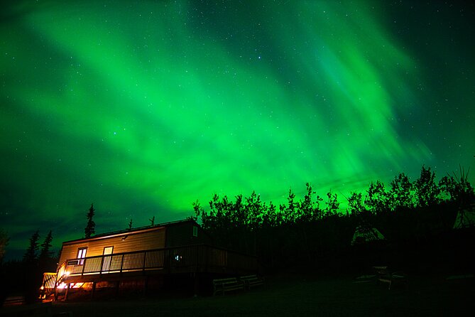 Arctic Day: Aurora Viewing Tour | late night - Arriving at the AuroraCentre