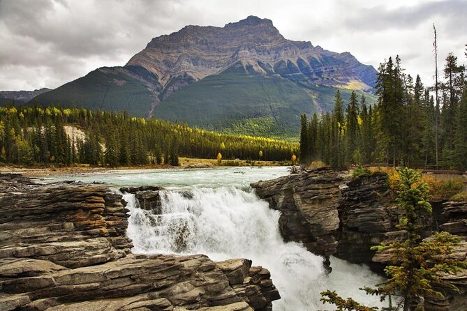 Athabasca Falls Run - Getting ready beside the falls