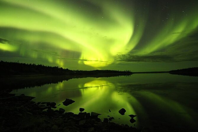 Aurora Hunting Tours - Why a moving tour can beat a fixed aurora camp