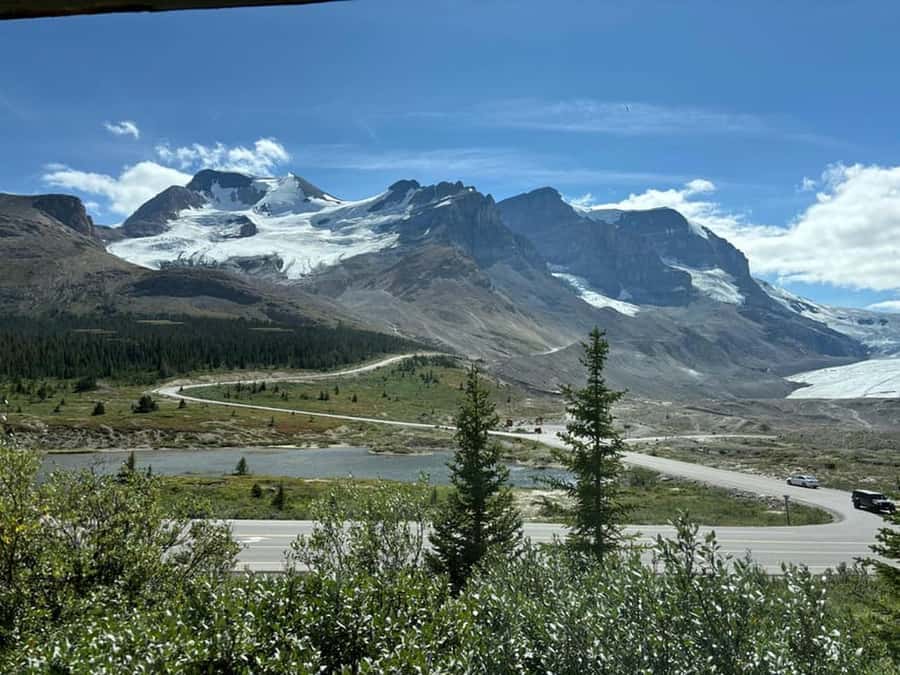 Banff and Jasper National Parks: Tour with Transport - Lake Louise and the seasonal route change