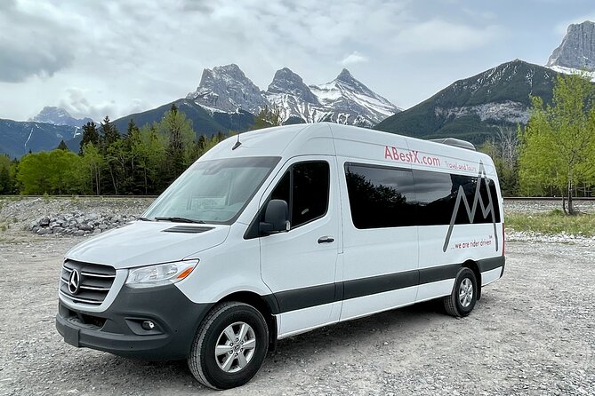 Banff |Canmore| Kananaskis to Calgary YYC Airport–Private Shuttle - A 90 to 120 minute ride through the Rockies