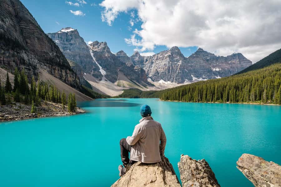 Banff/Canmore: Moraine Lake 1.5h & Lake Louise Half-Day Tour - Why these two lakes need a transport plan