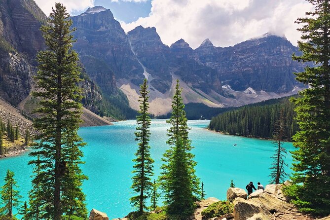 Banff/Canmore Moraine Lake & Lake Louise– Hike, Canoe or Sightsee - Key points at a glance