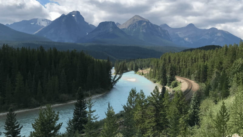 Banff/Canmore: Sunrise at Moraine Lake w/ Lake Louise Option - The guides make the difference
