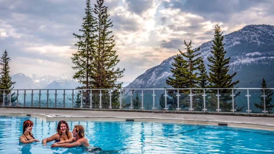 Banff: Gondola, Hot Springs, Bow falls & Three lakes tour - Key points to know before booking