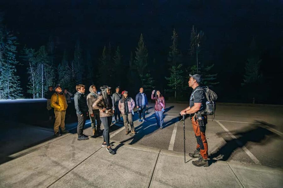 Banff: Guided Sunset and Stargazing Tour - Looking for stars, satellites, and the Northern Lights