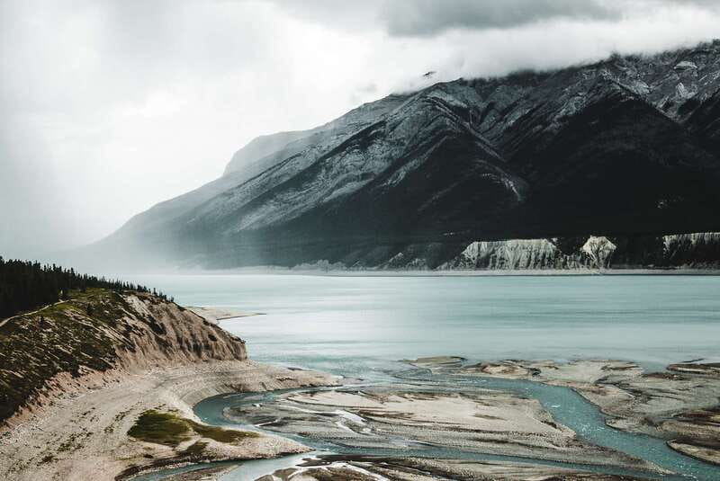 Banff/Jasper: Canadian Rockies Scenic Helicopter Tour - Pilots, headsets, and the feeling onboard