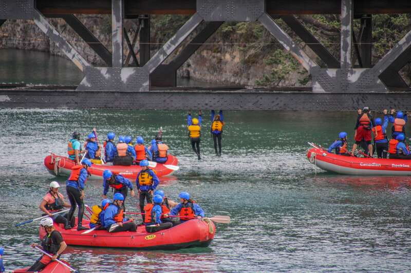 Banff: Kananaskis River Whitewater Rafting Tour - Wetsuits, cold weather, and what to pack