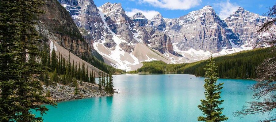 Banff: Lake Louise,Emerald & Johnston Canyon+5More - A 12.5-hour day that starts with logistics