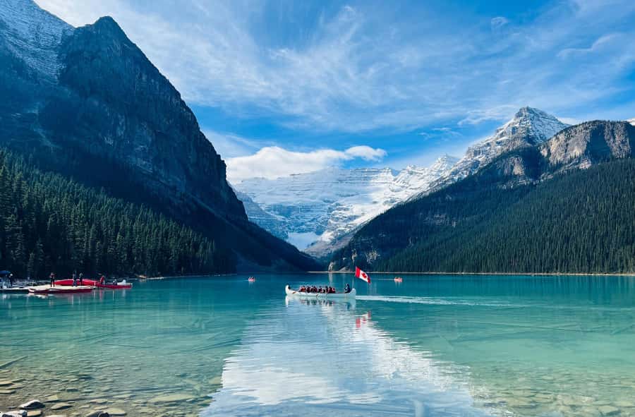 Banff: Lake Louise & Moraine Lake Half Day Tour - Lake Louise: famous views with about an hour to use