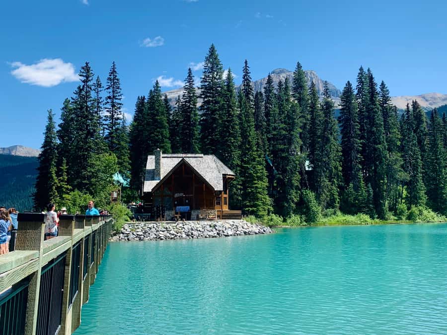Banff: Moraine Lake, Lake Louise, Emerald Lake and Yoho Trip - Emerald Lake and Natural Bridge in Yoho