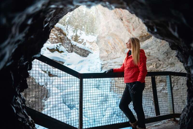 Banff: Morning or Afternoon Johnston Canyon Icewalk - The 30-minute ride along the Bow Valley Parkway