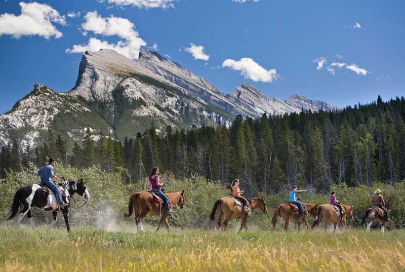 Banff National Park: 2-Hour Sundance Loop Horseback Ride - What the guides add to the experience