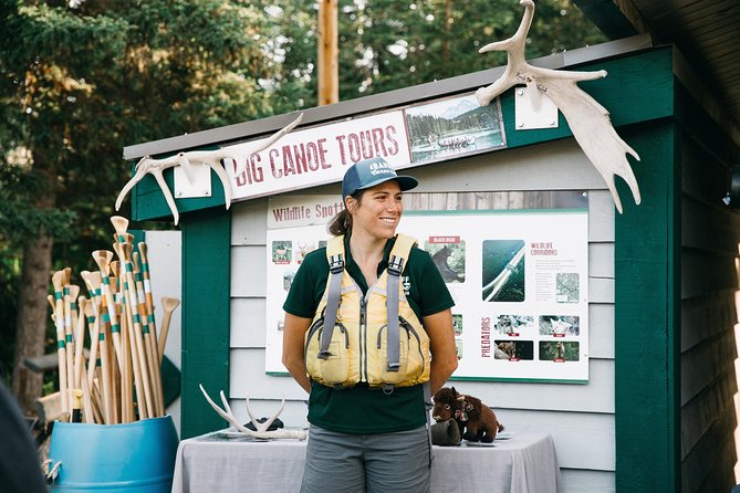 Banff National Park Big Canoe Tour - Watching for elk, eagles, and smaller wildlife