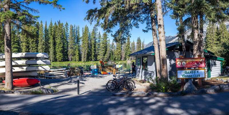 Banff: Wildlife on the Bow River Big Canoe Tour - Guides who make the difference