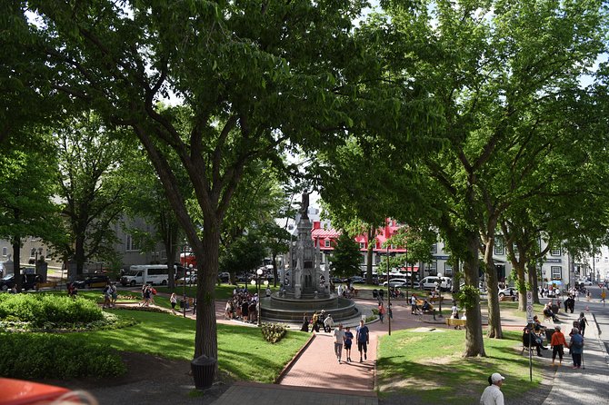 Best of Quebec City: Panoramic Bus Tour with Local Guide - Petit-Champlain and Lower Town on foot