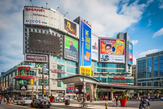 Best of Toronto City Tour with Boat Cruise & CN Tower - St. Lawrence Market in 45 Minutes