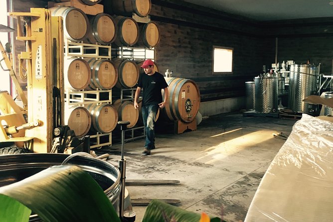 Between The Lines Classic Wine Tasting - Timing your visit around Niagara Falls