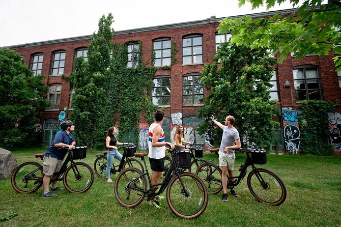 Bike / E-bike tour : Plateau, Mile-End, Jean-Talon Market by Fitz - Starting at Fitz Montréal on Rachel Street