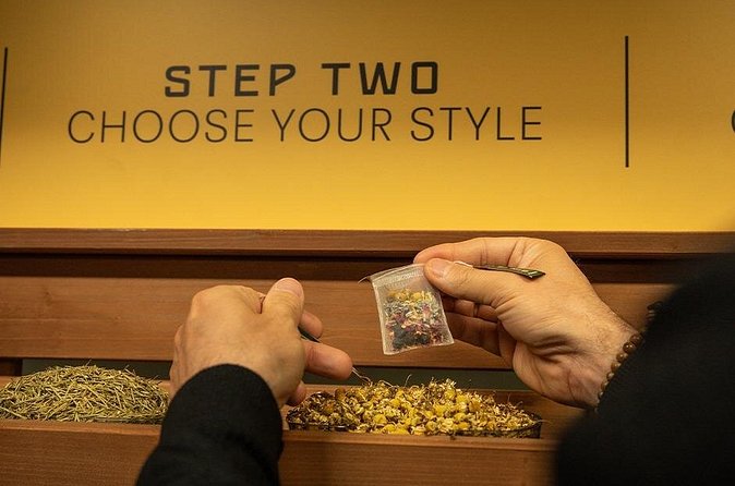 Blend Your Own Gin Experience in Banff - Choosing botanicals for your custom bottle