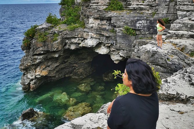 Bruce Peninsula Day Trip from Toronto - The Grotto, Indian Head Cove, and the blue water