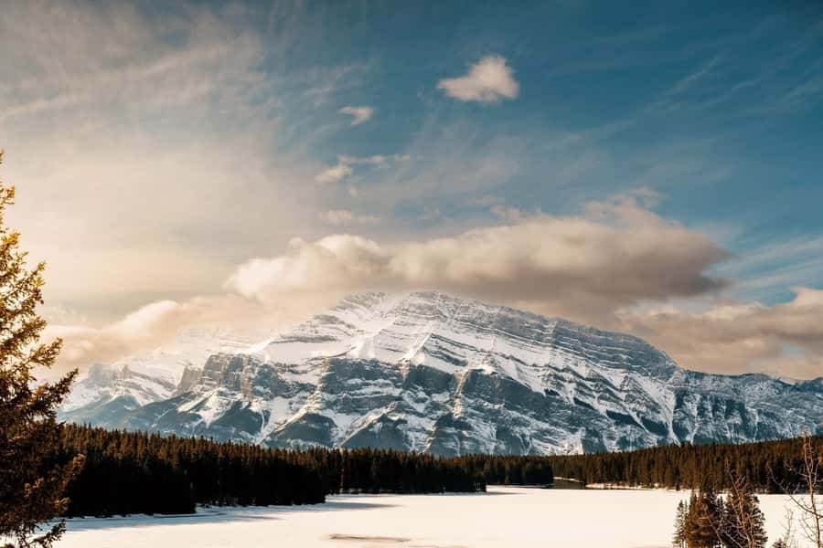 Calgary Banff: Columbia Icefield, Skywalk and Lakes Day Tour - Why this one-day route works