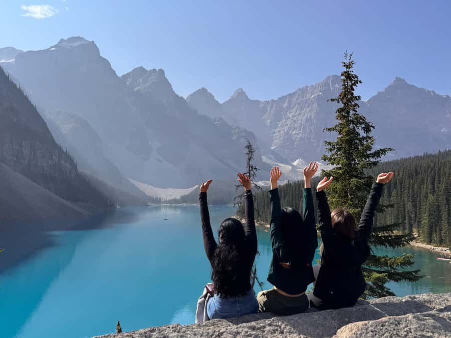 Calgary/Canmore: Banff National Park & Lake Louise Day Trip - Moraine Lake and the Ten Peaks in summer