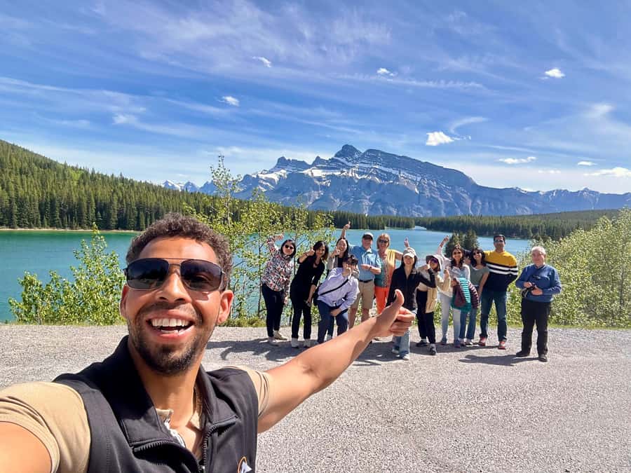 Calgary/Canmore: Banff National Park & Lake Louise Day Trip - Johnston Canyon and frozen waterfalls from October 15 to June 1