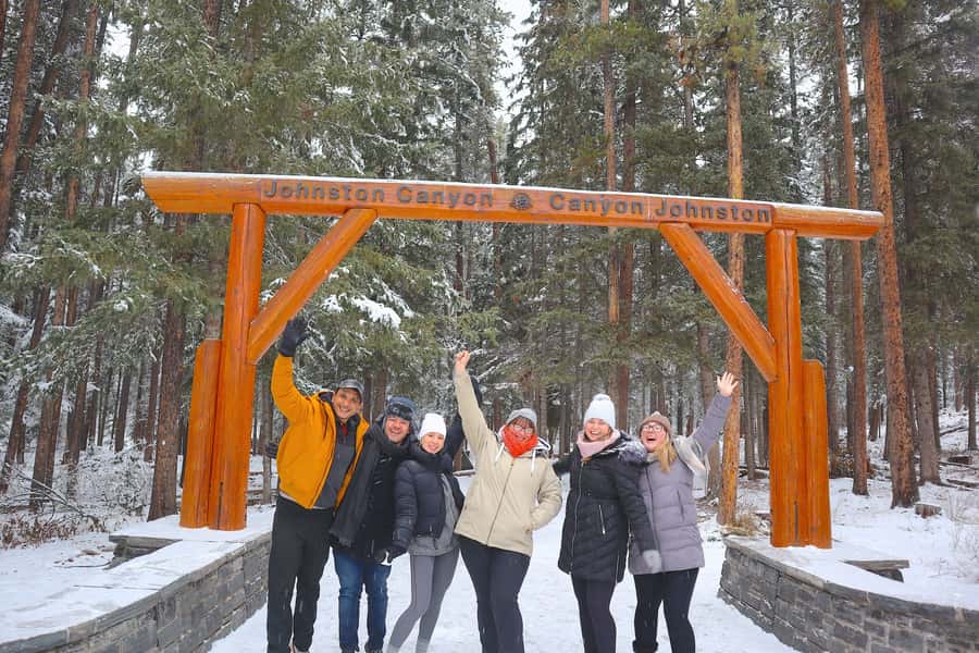 Calgary/Canmore: Banff National Park & Lake Louise Day Trip - Wildlife watching from a moving van