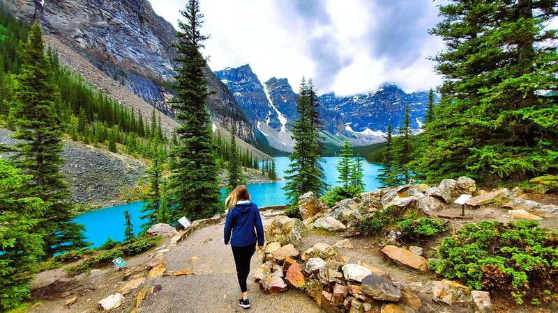 Calgary: Glaciers, Mountains, Lakes, Canmore and Banff Tour - Lake Louise: The Classic View With Optional Walking