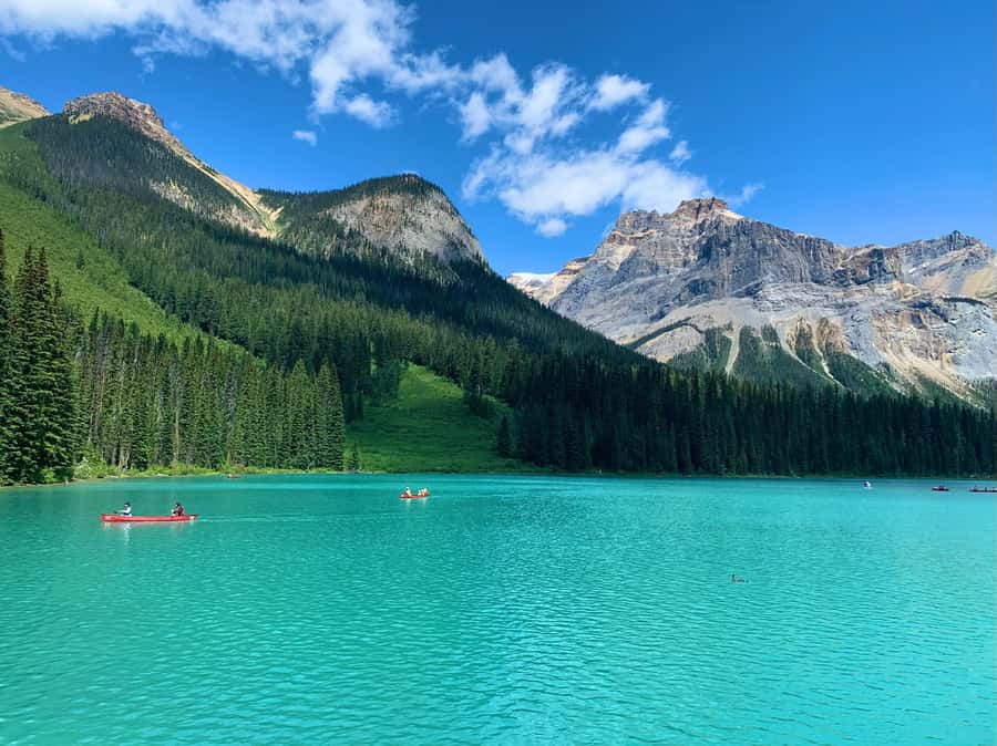 Calgary: Lake Louise, Moraine Lake, & Emerald Lake Tour - Lake Louise gives the day its famous opening scene