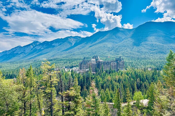 Calgary or YYC Airport to Banff | Private Transfer - Drivers can shape the whole first impression
