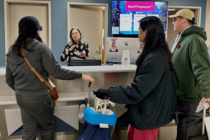Calgary YYC Airport: Affordable Shared Shuttle to Banff & Canmore - Finding the Banff Explorer office at YYC