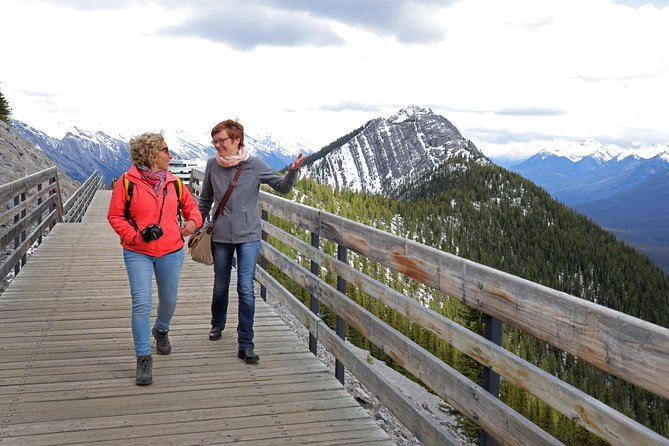 Canadian Rocky Mountains & Banff 5-Day Premium Tour - What to pack for five changing regions
