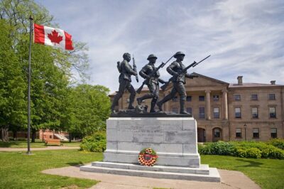 Charlottetown Small Group Walking Tour With Province House